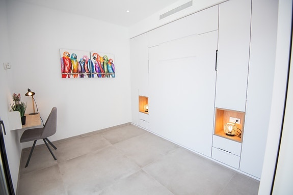 Eksklusiv leilighet med 3 soverom og 2 bad  | Hage med basseng | Møbler inkludert!