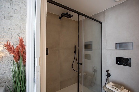 Toppmoderne innholdsrik leilighet med sentral beliggenhet - 3 soverom og 2 bad