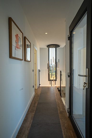 Eksklusiv 4-soveroms villa - Nøkkelferdig med takterrasse og store terrasser