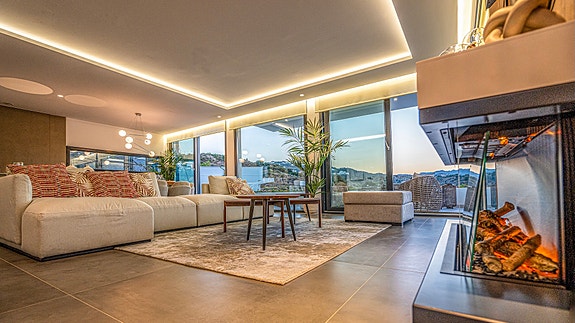 Eksklusiv 4-soveroms villa - Nøkkelferdig med takterrasse og store terrasser