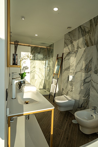 Eksklusiv 4-soveroms villa - Nøkkelferdig med takterrasse og store terrasser