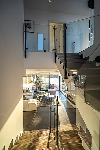 Eksklusiv 4-soveroms villa - Nøkkelferdig med takterrasse og store terrasser