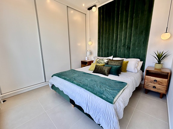 Arkitekttegnet villa på hjørnetomt - 3 soverom med en-suite og privat basseng