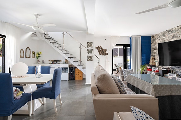 Moderne 4-soveroms villa med privat basseng - Kun 500 meter fra stranden i Calahonda