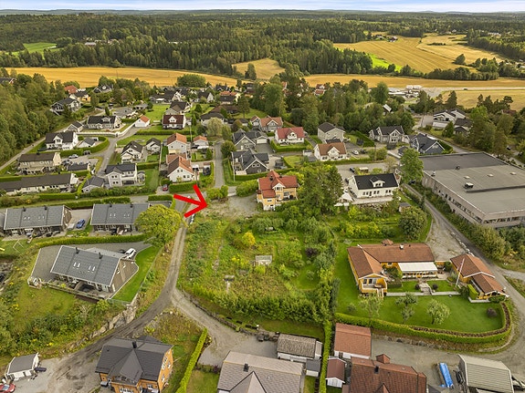 Eiendomsmegler1 Vestby/Son v/ Erik Nickelsen har den glede av å presentere boligtomt i Bruerveien 44A (Tomt C) i Hølen.