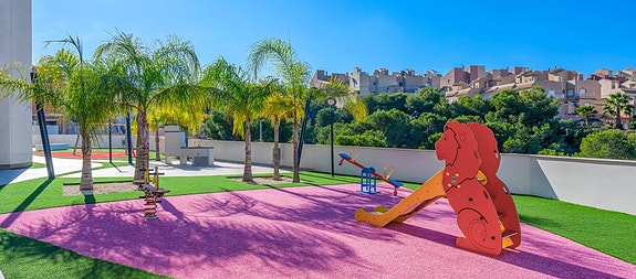 REDUSERT PRIS! Moderne leilighet med 3 soverom, møblert og med stor takterrasse - Topp utsikt i Gran Alacant