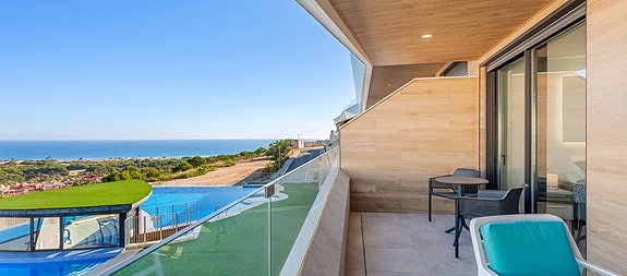 REDUSERT PRIS! Moderne leilighet med 3 soverom, møblert og med stor takterrasse - Topp utsikt i Gran Alacant