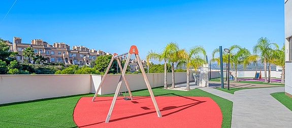 REDUSERT PRIS! Moderne leilighet med 3 soverom, møblert og med stor takterrasse - Topp utsikt i Gran Alacant