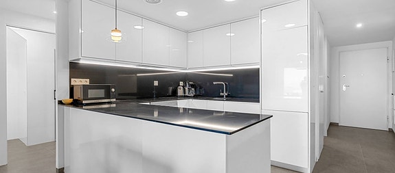 REDUSERT PRIS! Moderne leilighet med 3 soverom, møblert og med stor takterrasse - Topp utsikt i Gran Alacant