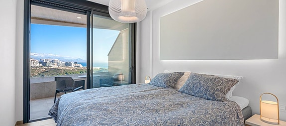 REDUSERT PRIS! Moderne leilighet med 3 soverom, møblert og med stor takterrasse - Topp utsikt i Gran Alacant