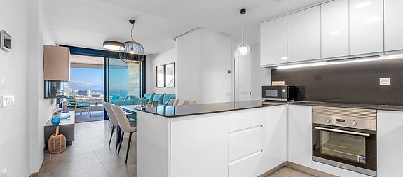 REDUSERT PRIS! Moderne leilighet med 3 soverom, møblert og med stor takterrasse - Topp utsikt i Gran Alacant