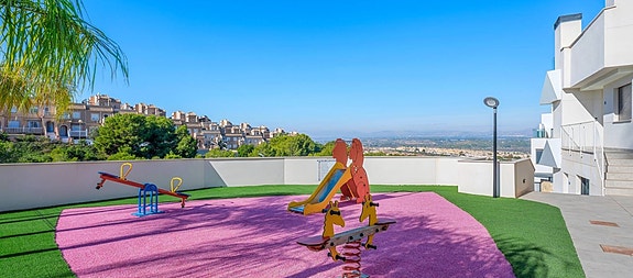 REDUSERT PRIS! Moderne leilighet med 3 soverom, møblert og med stor takterrasse - Topp utsikt i Gran Alacant