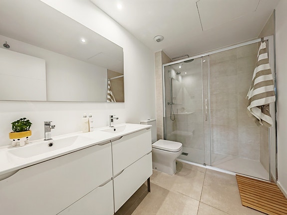 Moderne rekkehus med 4 soverom - Privat hage og gode fasiliteter - Sørvendt beliggenhet