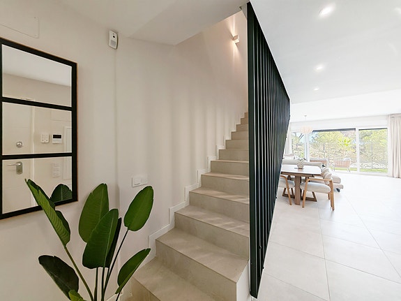 Moderne rekkehus med 4 soverom - Privat hage og gode fasiliteter - Sørvendt beliggenhet