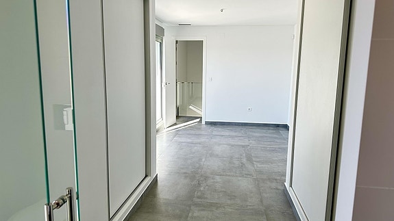 Moderne villa ved La Finca Golf - 4 soverom, stor kjeller og privat basseng