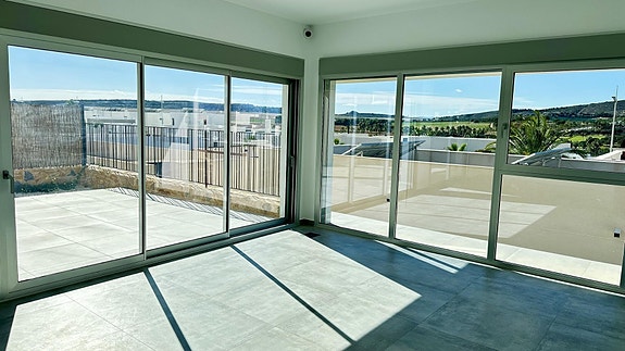 Moderne villa ved La Finca Golf - 4 soverom, stor kjeller og privat basseng