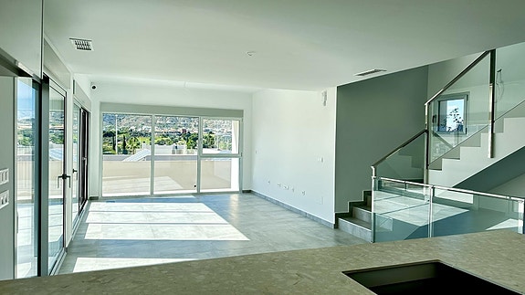 Moderne villa ved La Finca Golf - 4 soverom, stor kjeller og privat basseng