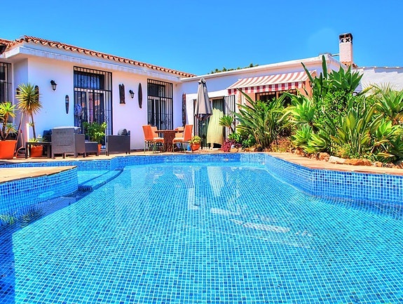 Frontline golf villa med privat basseng og separat leilighet - Utsikt mot sjø og fjell