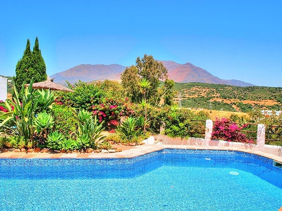 Frontline golf villa med privat basseng og separat leilighet - Utsikt mot sjø og fjell