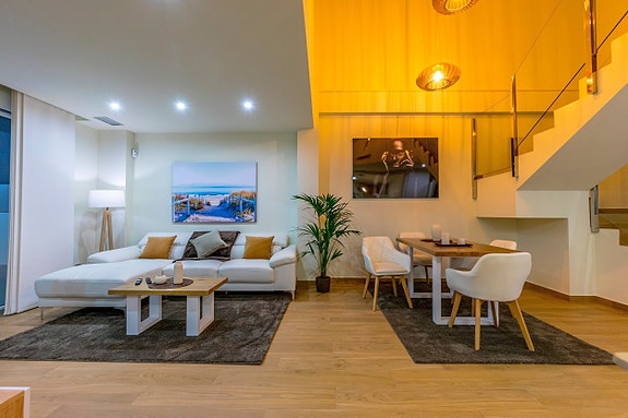 Nøkkelferdig | Visningsbolig | 3 soverom og 4 bad | Privat basseng