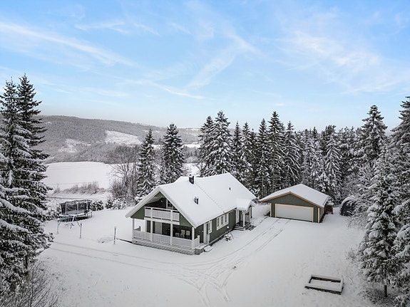 Velkommen til Møstadalsvegen 463 - en innholdsrik og fin enebolig fra 2016!