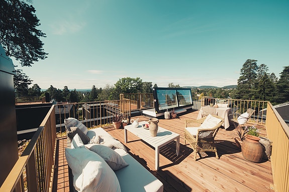 Nyoppført (2025) enebolig på Ullern med solrik takterrasse på 19,5 kvm