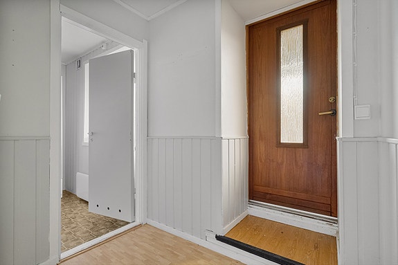 Hybel med egen inngang fra hagen