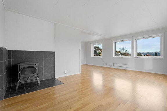 2.etg. - Stuen har en god planløsning som gir gode møbleringsmuligheter