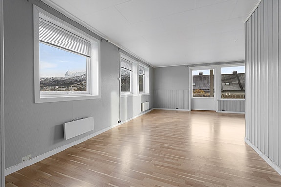 1.etg. - Fra stuen har du utgang til veranda