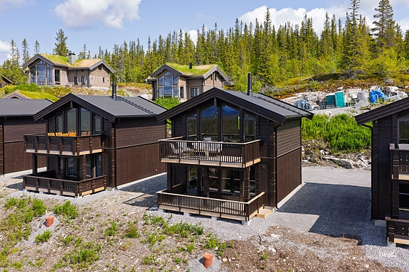 Velkommen til Øvre Fossliseteråsen 19, presentert av Bendik Blumenthal v/ Nordvik Hyttemegling!