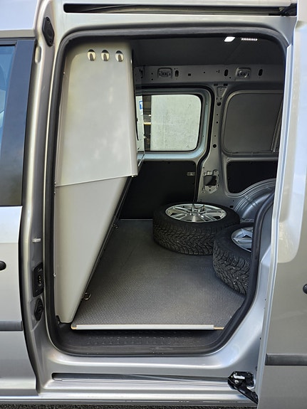 Volkswagen Caddy Maxi 17 of 22