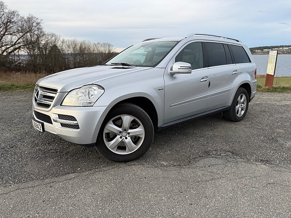 Mercedes-Benz GL350 4 of 5