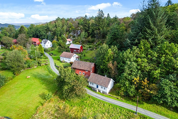 Småbruk med tilhørende låve og naust
Foto: Fotograf Morten Fasseland AS
