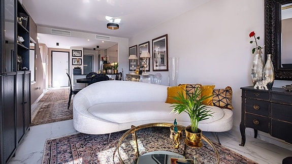 Havutsikt! Penthouse med stor takterrasse og panoramautsikt | Flotte fellesområder | Kun 500 m fra havet |