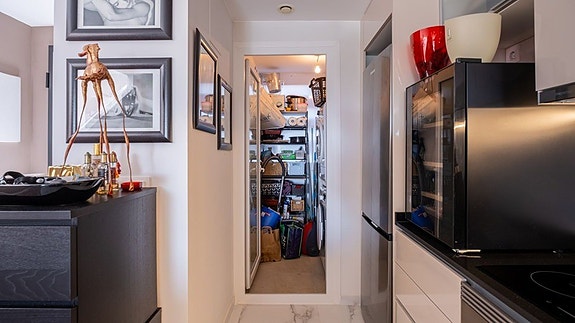 Havutsikt! Penthouse med stor takterrasse og panoramautsikt | Flotte fellesområder | Kun 500 m fra havet |