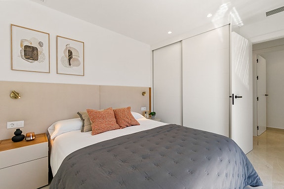 Bolig på nyåret? Stor familiebolig med basseng, takterrasse og fleksibel underetasje - 3 soverom og 3 bad