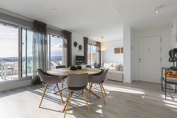 Duplex Penthouse med 3 soverom - Stor terrasse med fantastisk havutsikt - Flotte fellesområder!