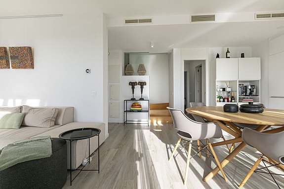 Duplex Penthouse med 3 soverom - Stor terrasse med fantastisk havutsikt - Flotte fellesområder!