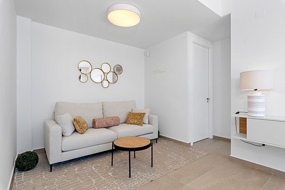 Eksklusiv villa med takterrasse og basseng | 3 soverom og mulighet for underetasje | Gangavstand til nydelig strand