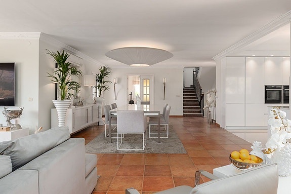 Romslig villa med sjøutsikt og stor tomt - Kun 4 minutter fra La Cala de Mijas