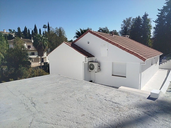 Villa med 4 soverom og separat leilighet - Totalrenovert og innflytningsklar i Campo Mijas