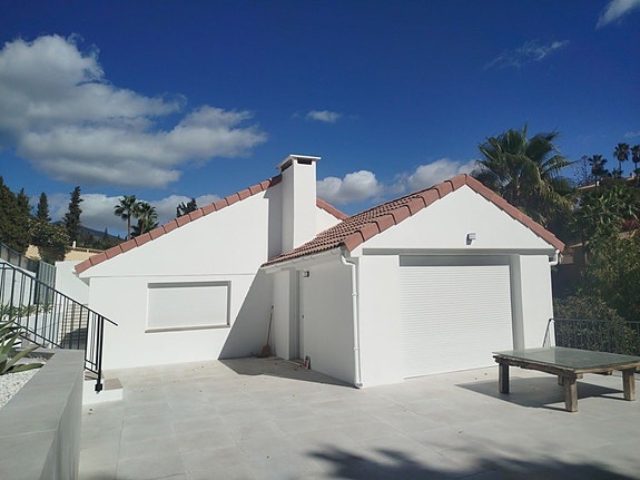 Villa med 4 soverom og separat leilighet - Totalrenovert og innflytningsklar i Campo Mijas