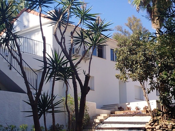 Villa med 4 soverom og separat leilighet - Totalrenovert og innflytningsklar i Campo Mijas