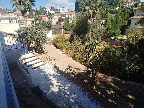 Villa med 4 soverom og separat leilighet - Totalrenovert og innflytningsklar i Campo Mijas