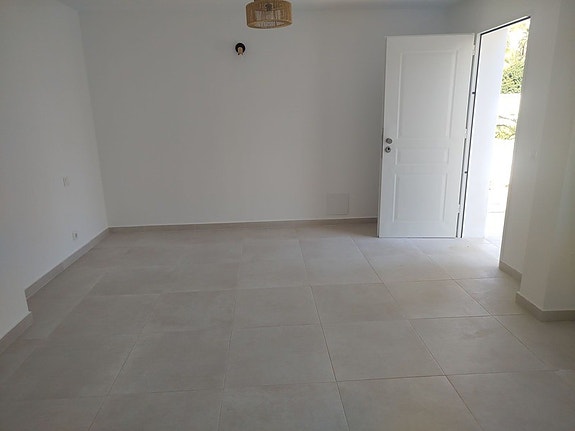 Villa med 4 soverom og separat leilighet - Totalrenovert og innflytningsklar i Campo Mijas