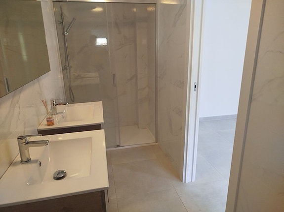 Villa med 4 soverom og separat leilighet - Totalrenovert og innflytningsklar i Campo Mijas