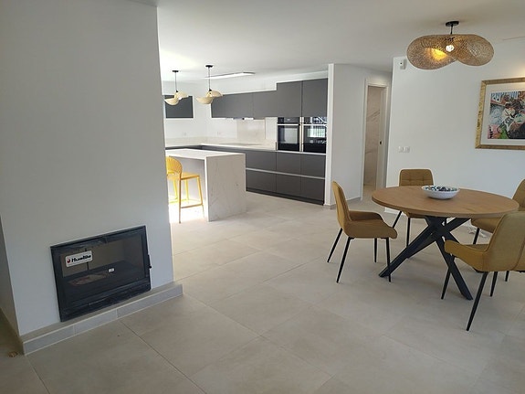 Villa med 4 soverom og separat leilighet - Totalrenovert og innflytningsklar i Campo Mijas