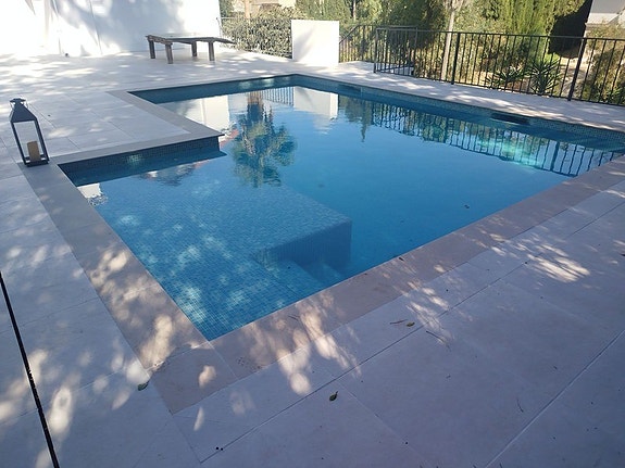 Villa med 4 soverom og separat leilighet - Totalrenovert og innflytningsklar i Campo Mijas