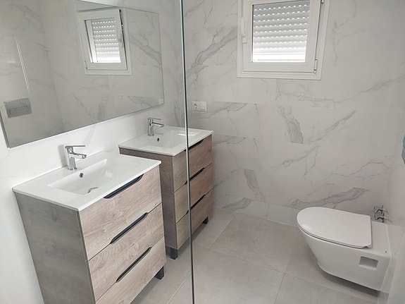 Villa med 4 soverom og separat leilighet - Totalrenovert og innflytningsklar i Campo Mijas