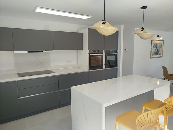 Villa med 4 soverom og separat leilighet - Totalrenovert og innflytningsklar i Campo Mijas